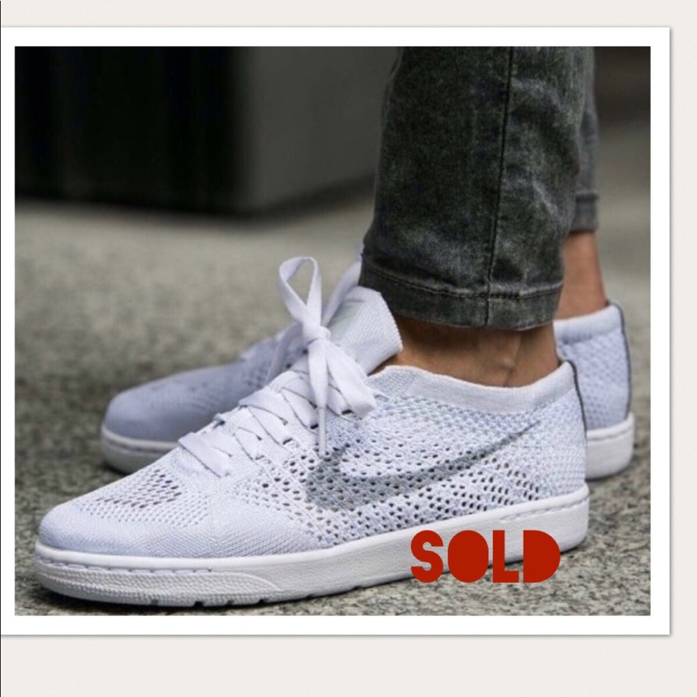 Nike women’s classic Ultra Flyknit Tennis shoes